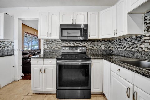 Купить виллу или дом в Холливуд, Флорида 3 спальни, 107.3м2, № 2034103 - фото 4