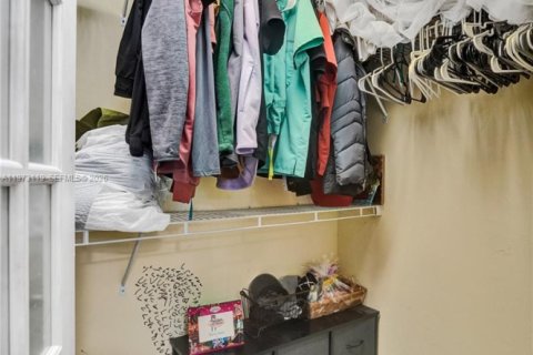 Купить виллу или дом в Холливуд, Флорида 3 спальни, 107.3м2, № 2034103 - фото 18