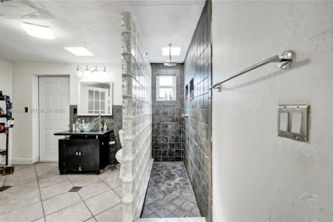 Купить виллу или дом в Холливуд, Флорида 3 спальни, 107.3м2, № 2034103 - фото 17