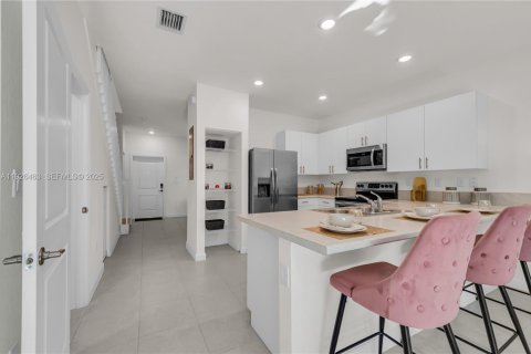 Touwnhouse à vendre à Homestead, Floride: 3 chambres, 129.41 m2 № 2079053 - photo 8
