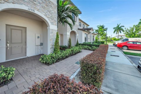 Touwnhouse à vendre à Homestead, Floride: 3 chambres, 129.41 m2 № 2079053 - photo 3