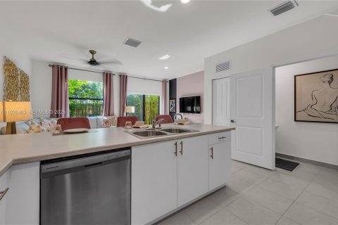 Touwnhouse à vendre à Homestead, Floride: 3 chambres, 129.41 m2 № 2079053 - photo 15