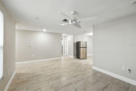 Casa en venta en Port Richey, Florida, 3 dormitorios, 137.4 m2 № 2207201 - foto 4