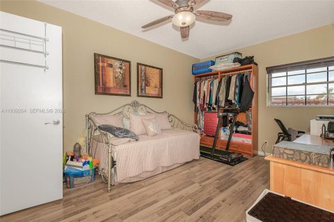 Touwnhouse à louer à Hialeah, Floride: 2 chambres, 122.26 m2 № 1996827 - photo 16