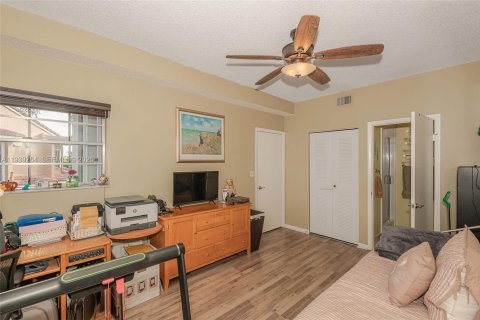 Touwnhouse à louer à Hialeah, Floride: 2 chambres, 122.26 m2 № 1996827 - photo 18