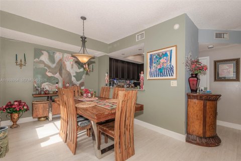 Touwnhouse à louer à Hialeah, Floride: 2 chambres, 122.26 m2 № 1996827 - photo 5