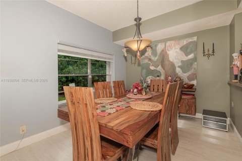 Touwnhouse à louer à Hialeah, Floride: 2 chambres, 122.26 m2 № 1996827 - photo 7