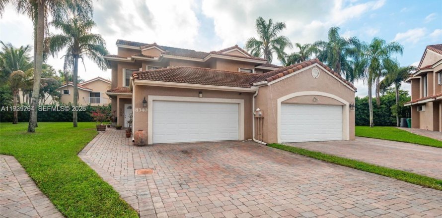 Touwnhouse à Hialeah, Floride 2 chambres, 122.26 m2 № 1996827