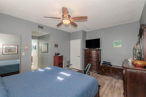 Touwnhouse à louer à Hialeah, Floride: 2 chambres, 122.26 m2 № 1996827 - photo 23