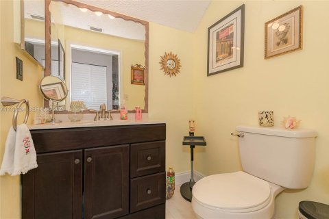 Touwnhouse à louer à Hialeah, Floride: 2 chambres, 122.26 m2 № 1996827 - photo 15