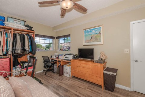 Touwnhouse à louer à Hialeah, Floride: 2 chambres, 122.26 m2 № 1996827 - photo 17