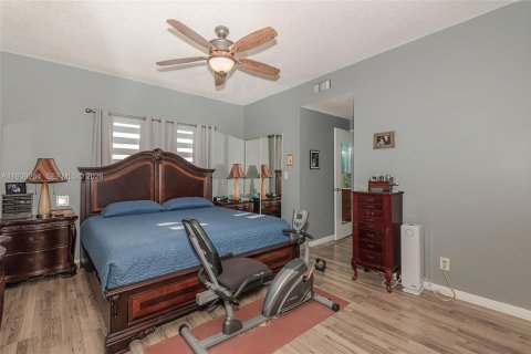 Touwnhouse à louer à Hialeah, Floride: 2 chambres, 122.26 m2 № 1996827 - photo 22