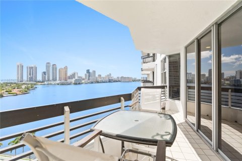 Copropriété à vendre à Aventura, Floride: 1 chambre, 97.55 m2 № 1928171 - photo 2