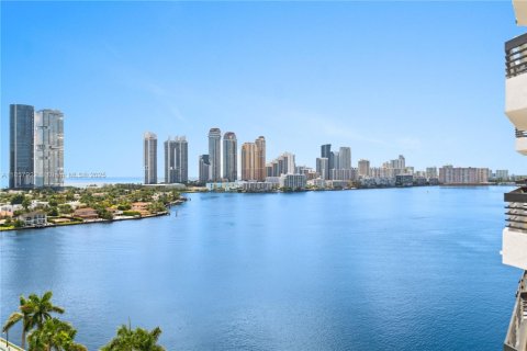 Copropriété à vendre à Aventura, Floride: 1 chambre, 97.55 m2 № 1928171 - photo 1