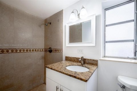 Propiedad comercial en venta en Miami Beach, Florida, 215.07 m2 № 1639504 - foto 28