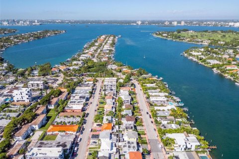 Propiedad comercial en venta en Miami Beach, Florida, 215.07 m2 № 1639504 - foto 5