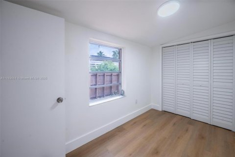 Propiedad comercial en venta en Miami Beach, Florida, 215.07 m2 № 1639504 - foto 24