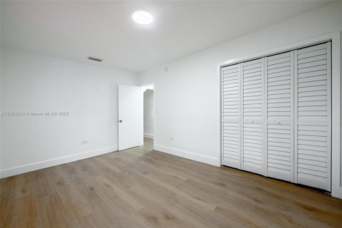 Propiedad comercial en venta en Miami Beach, Florida, 215.07 m2 № 1639504 - foto 25