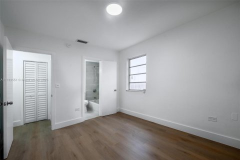 Propiedad comercial en venta en Miami Beach, Florida, 215.07 m2 № 1639504 - foto 29