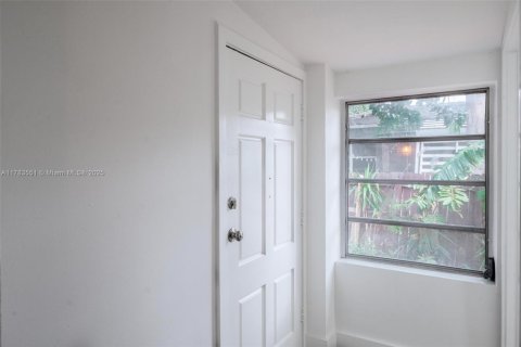 Propiedad comercial en venta en Miami Beach, Florida, 215.07 m2 № 1639504 - foto 18