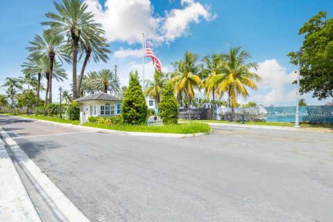 Снять в аренду квартиру в Форт-Лодердейл, Флорида 1 спальня, 46.45м2, № 2032314 - фото 10