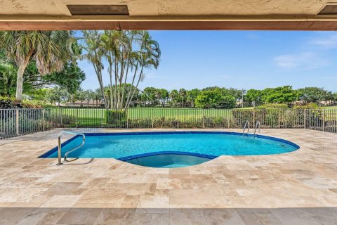 House in Boynton Beach, Florida 3 bedrooms, 211.63 sq.m. № 2176190 - photo 30