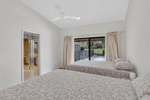 House in Boynton Beach, Florida 3 bedrooms, 211.63 sq.m. № 2176190 - photo 17