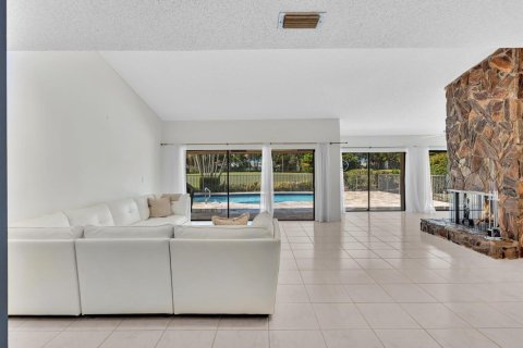 House in Boynton Beach, Florida 3 bedrooms, 211.63 sq.m. № 2176190 - photo 6