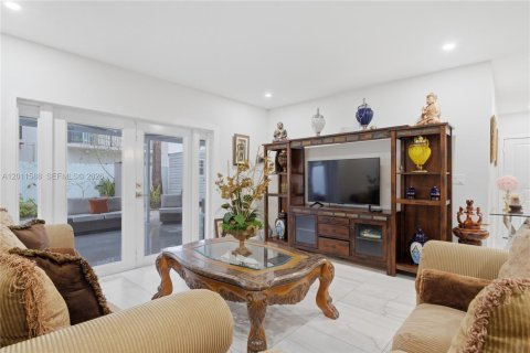 Villa ou maison à vendre à Florida City, Floride: 5 chambres, 239.69 m2 № 2075282 - photo 7