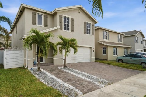 Villa ou maison à vendre à Florida City, Floride: 5 chambres, 239.69 m2 № 2075282 - photo 3