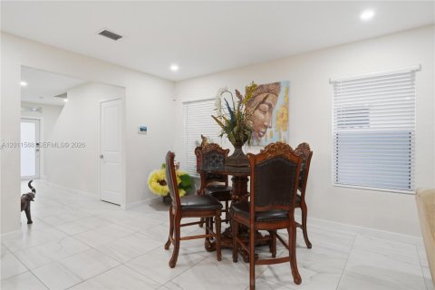 Villa ou maison à vendre à Florida City, Floride: 5 chambres, 239.69 m2 № 2075282 - photo 9