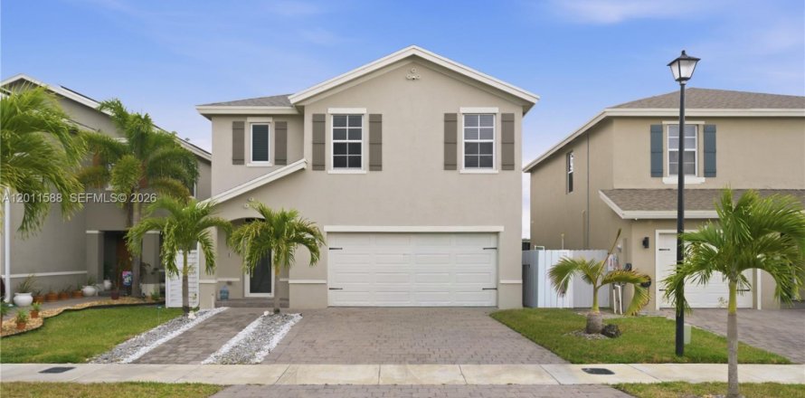 Villa ou maison à Florida City, Floride 5 chambres, 239.69 m2 № 2075282