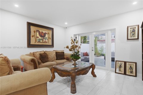Villa ou maison à vendre à Florida City, Floride: 5 chambres, 239.69 m2 № 2075282 - photo 6