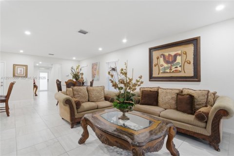 Villa ou maison à vendre à Florida City, Floride: 5 chambres, 239.69 m2 № 2075282 - photo 5