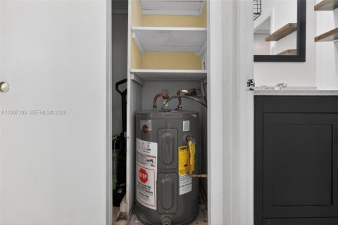 Condo in Miami Beach, Florida, 1 bedroom  № 2059213 - photo 25