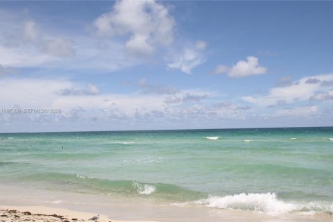 Copropriété à louer à Miami Beach, Floride: 1 chambre, 61.97 m2 № 2059213 - photo 15
