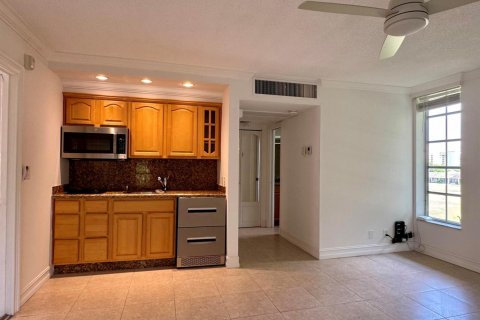 Condominio en venta en Pompano Beach, Florida, 3 habitaciones, 37.16 m2 № 2189757 - foto 2