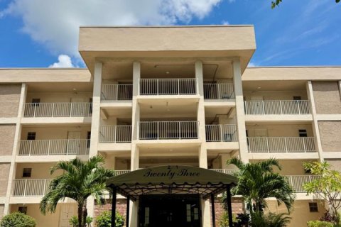 Condo à Pompano Beach, Floride, 3 pièces  № 2189757