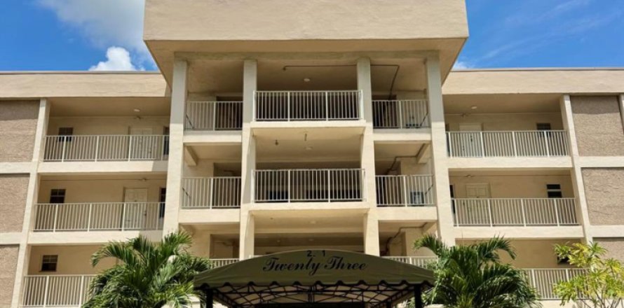 Condominio en Pompano Beach, Florida, 3 habitaciones  № 2189757