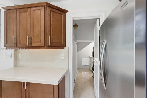 Townhouse in Key Biscayne, Florida 3 bedrooms, 157.93 sq.m. № 2240696 - photo 12