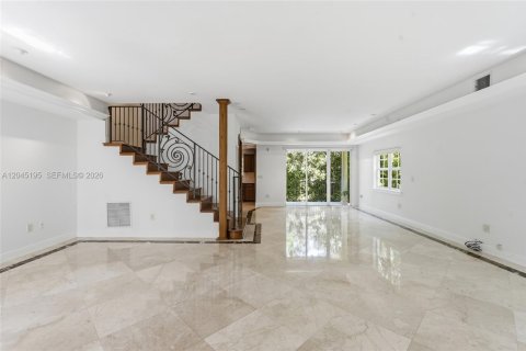 Townhouse in Key Biscayne, Florida 3 bedrooms, 157.93 sq.m. № 2240696 - photo 5