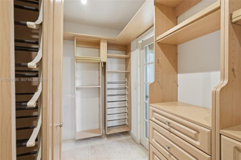 Townhouse in Key Biscayne, Florida 3 bedrooms, 157.93 sq.m. № 2240696 - photo 20
