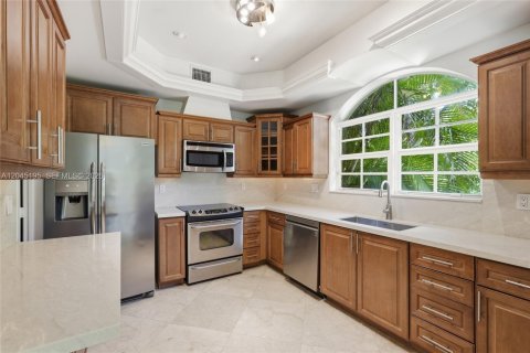Townhouse in Key Biscayne, Florida 3 bedrooms, 157.93 sq.m. № 2240696 - photo 9