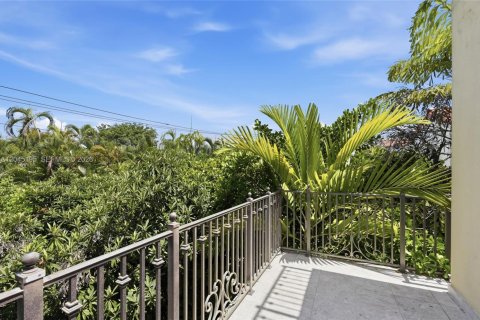 Townhouse in Key Biscayne, Florida 3 bedrooms, 157.93 sq.m. № 2240696 - photo 21
