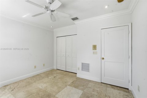 Townhouse in Key Biscayne, Florida 3 bedrooms, 157.93 sq.m. № 2240696 - photo 24