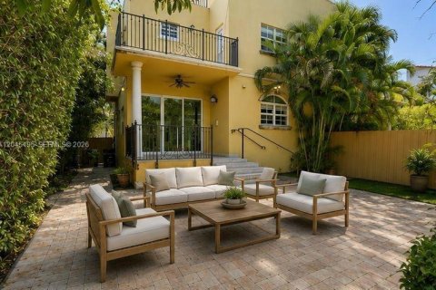 Townhouse in Key Biscayne, Florida 3 bedrooms, 157.93 sq.m. № 2240696 - photo 3
