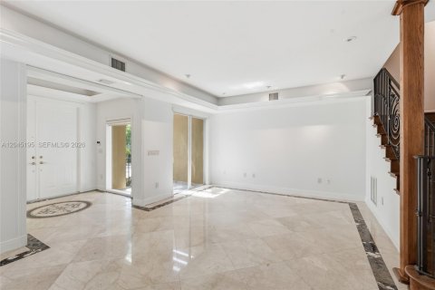 Townhouse in Key Biscayne, Florida 3 bedrooms, 157.93 sq.m. № 2240696 - photo 4