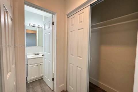 Appartement à louer à Hollywood, Floride: 1 chambre № 2029301 - photo 15