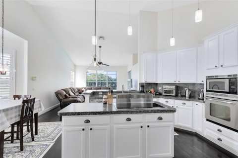 Casa en venta en Orlando, Florida, 4 dormitorios, 290.04 m2 № 1438121 - foto 9