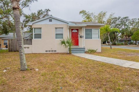Villa ou maison à vendre à Saint Petersburg, Floride: 2 chambres, 78.04 m2 № 1769663 - photo 1